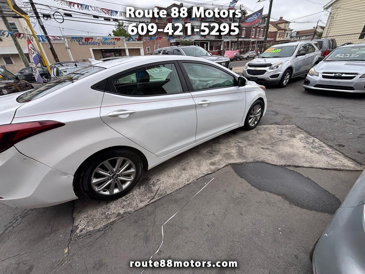 Hyundai Elantra SE 6AT 2015