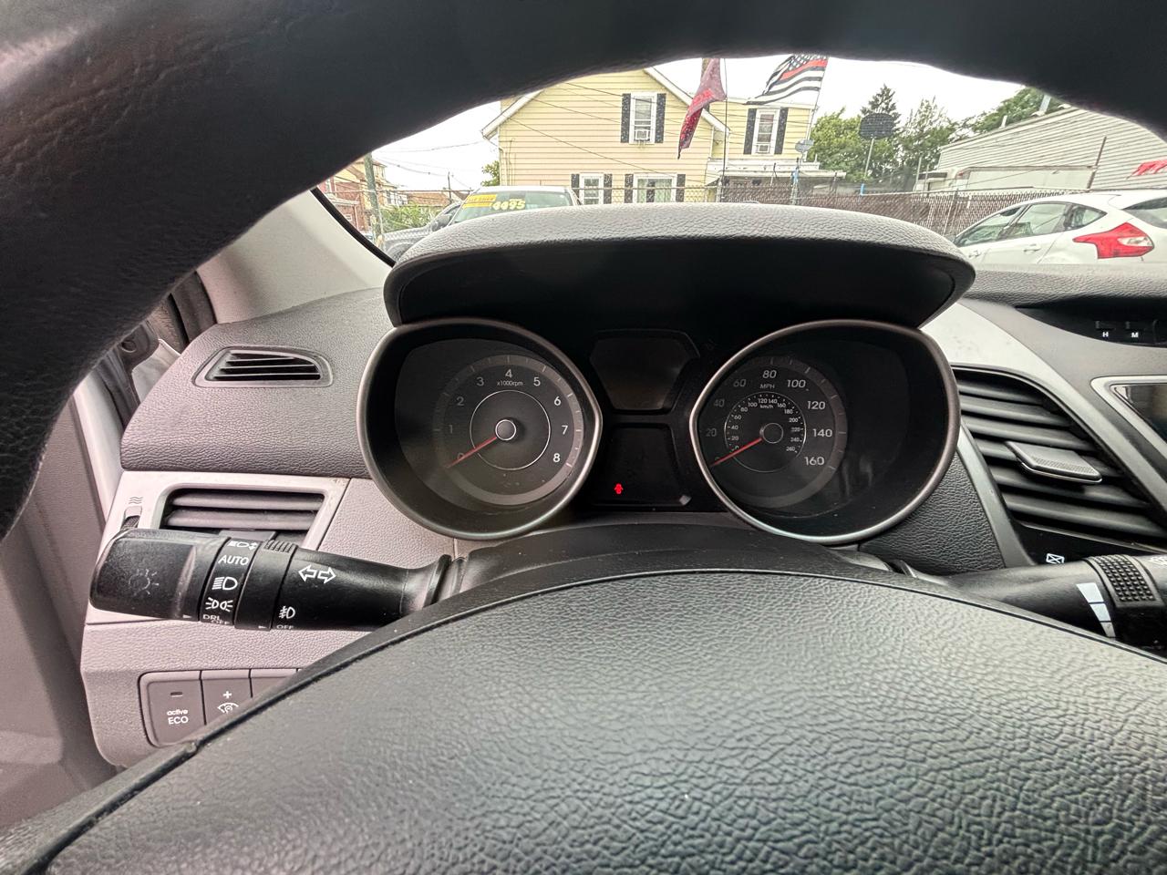 Hyundai Elantra SE 6AT 2015