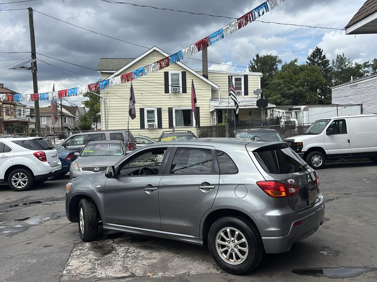Mitsubishi Outlander Sport ES 2WD 2011