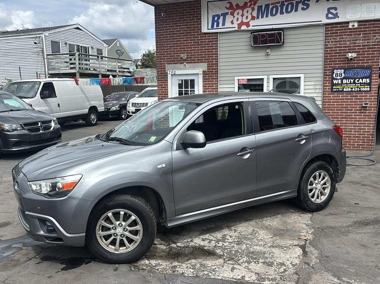 Mitsubishi Outlander Sport ES 2WD 2011