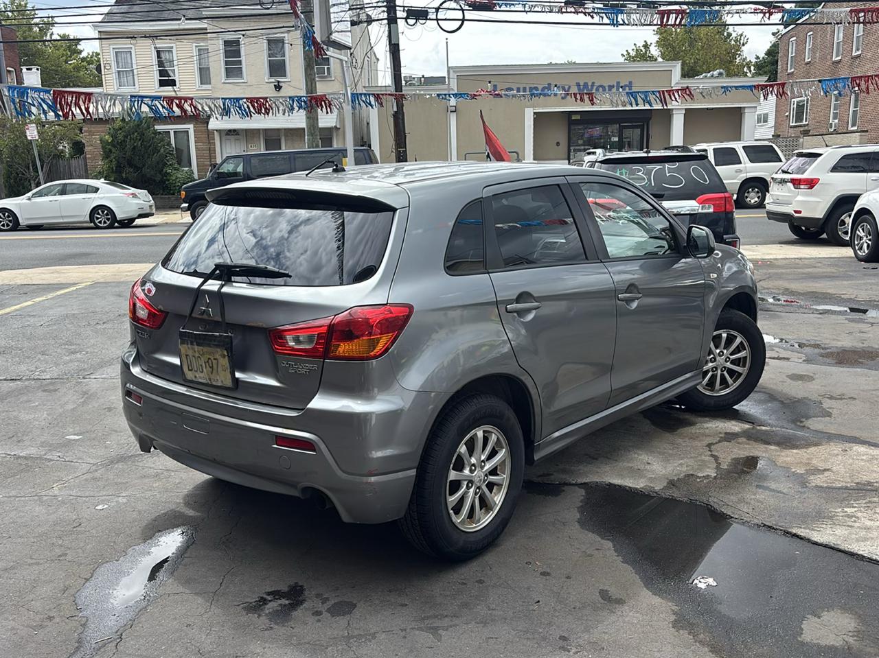 Mitsubishi Outlander Sport ES 2WD 2011