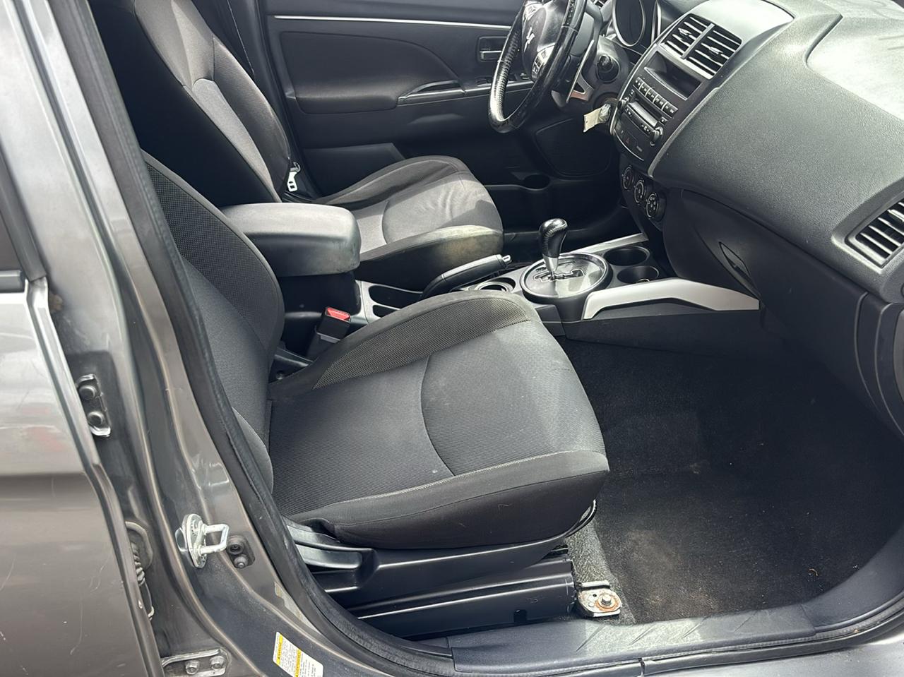 Mitsubishi Outlander Sport ES 2WD 2011