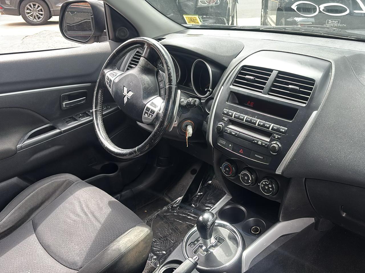 Mitsubishi Outlander Sport ES 2WD 2011
