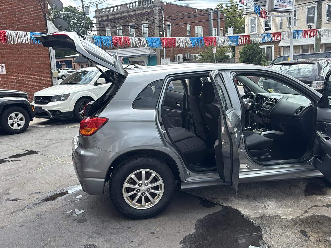 Mitsubishi Outlander Sport ES 2WD 2011