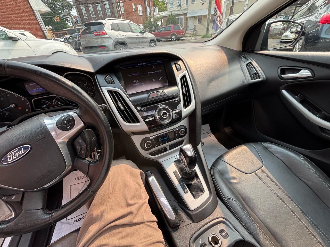 Ford Focus SE Hatch 2013