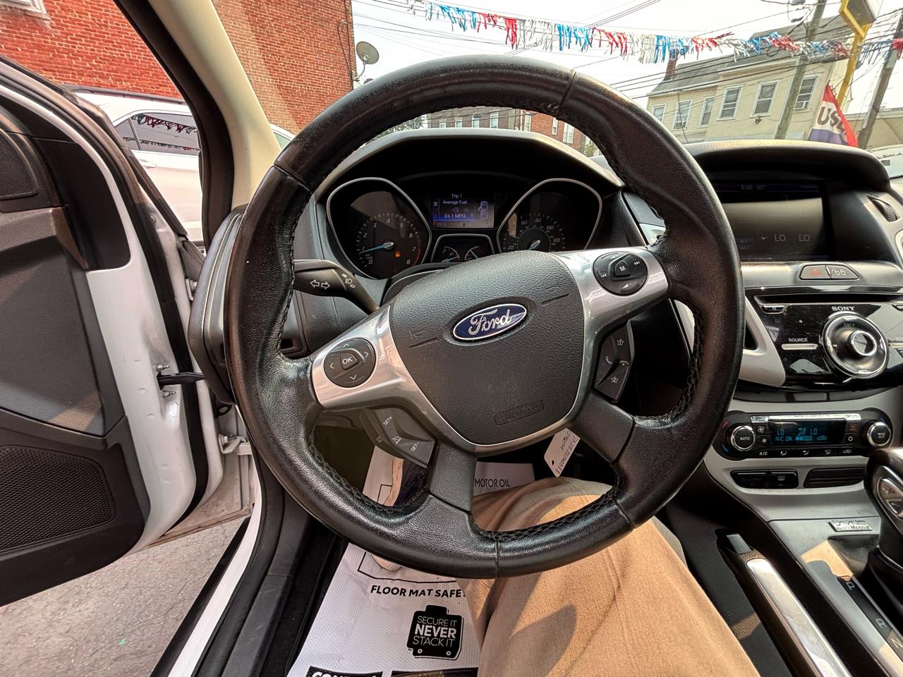 Ford Focus SE Hatch 2013
