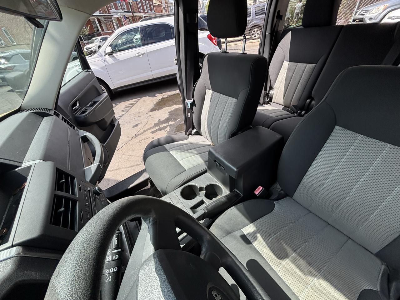 Jeep Liberty Sport 4WD 2010
