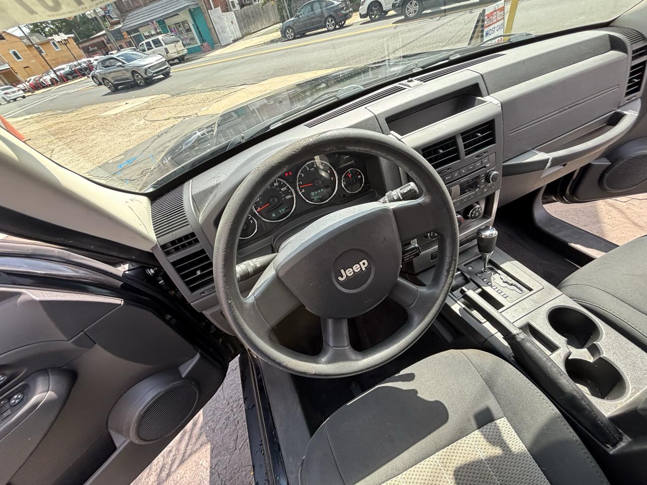 Jeep Liberty Sport 4WD 2010