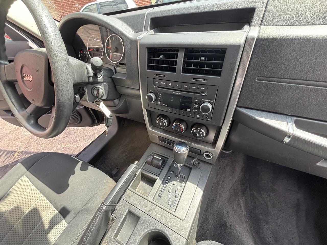 Jeep Liberty Sport 4WD 2010