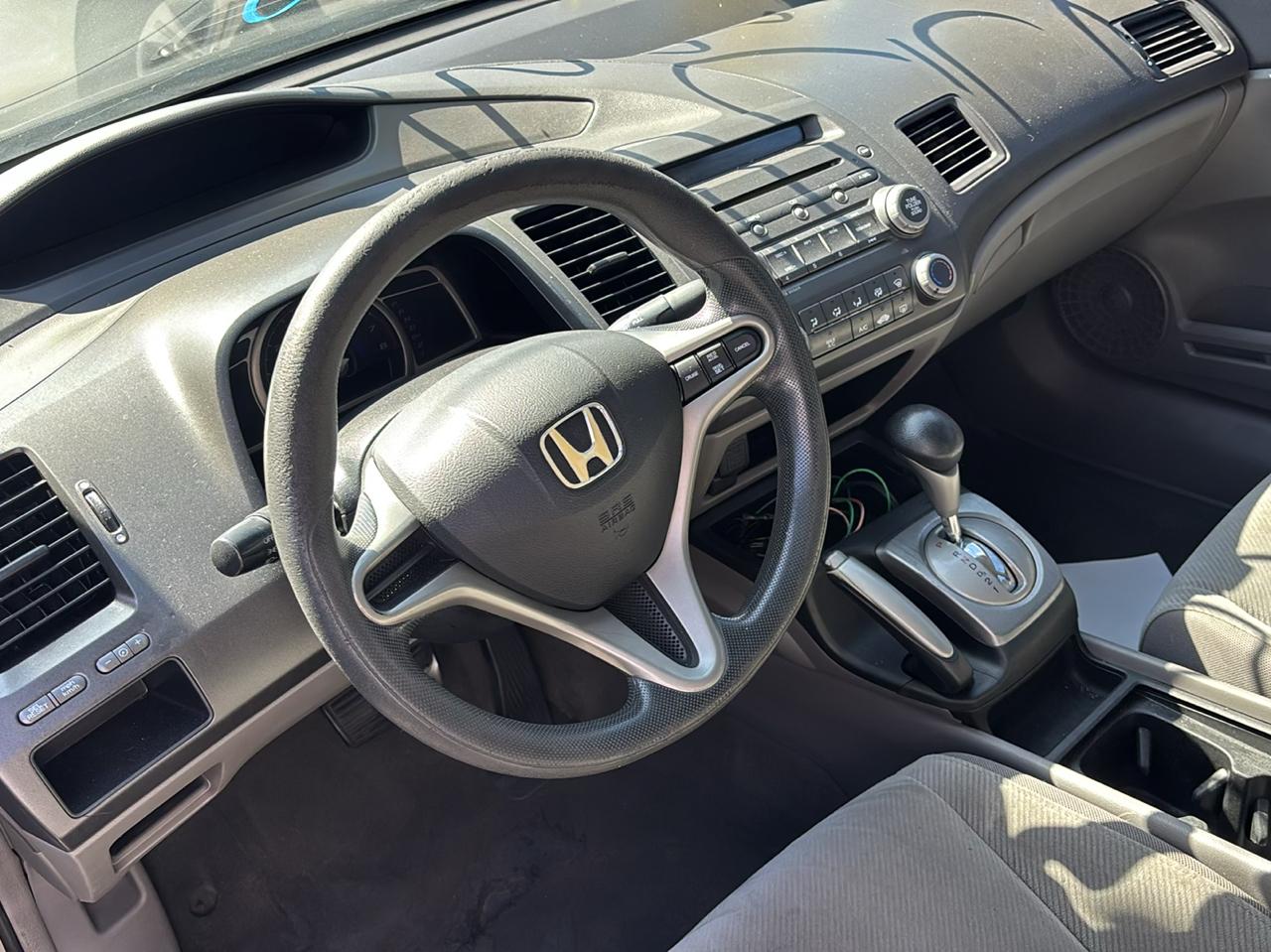 Honda Civic LX Sedan 5-Speed AT 2010