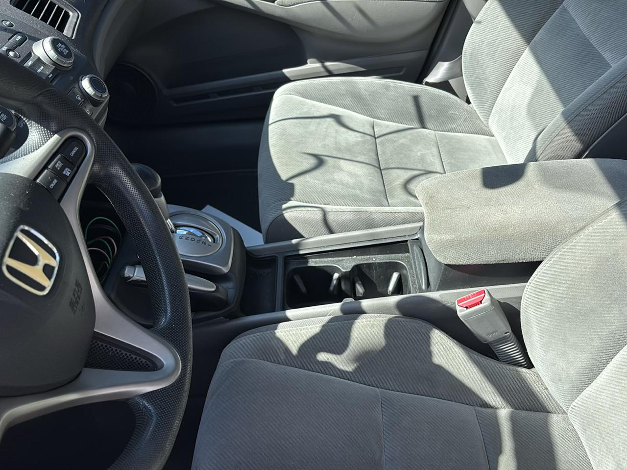 Honda Civic LX Sedan 5-Speed AT 2010