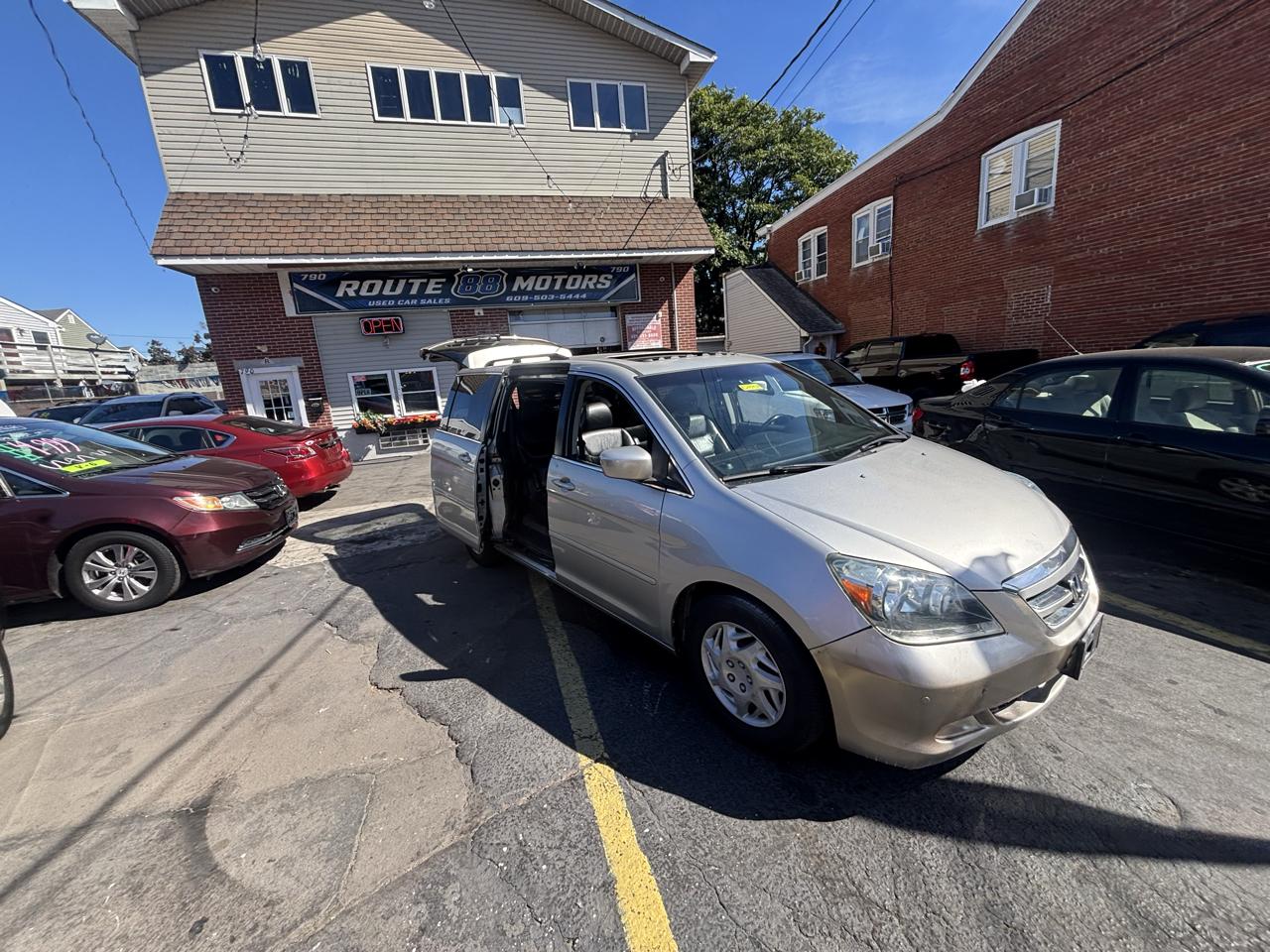 Honda Odyssey Touring w/DVD 2006