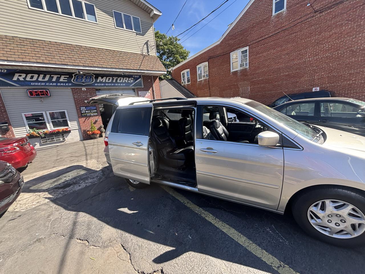 Honda Odyssey Touring w/DVD 2006
