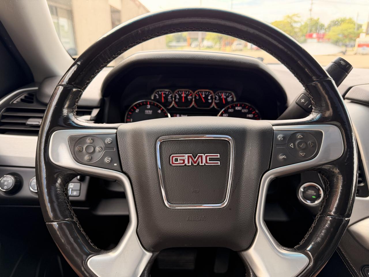 GMC Yukon photo 11