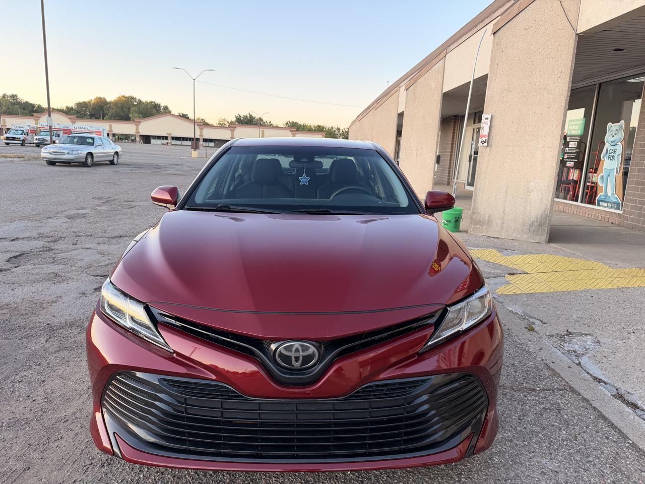 Toyota Camry photo 2