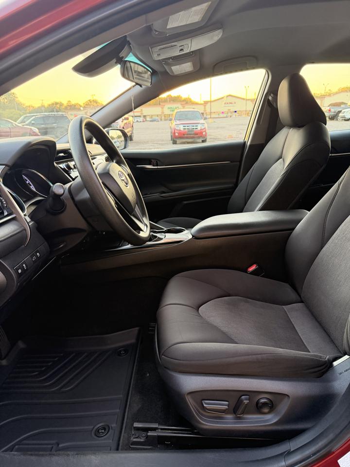 Toyota Camry photo 9
