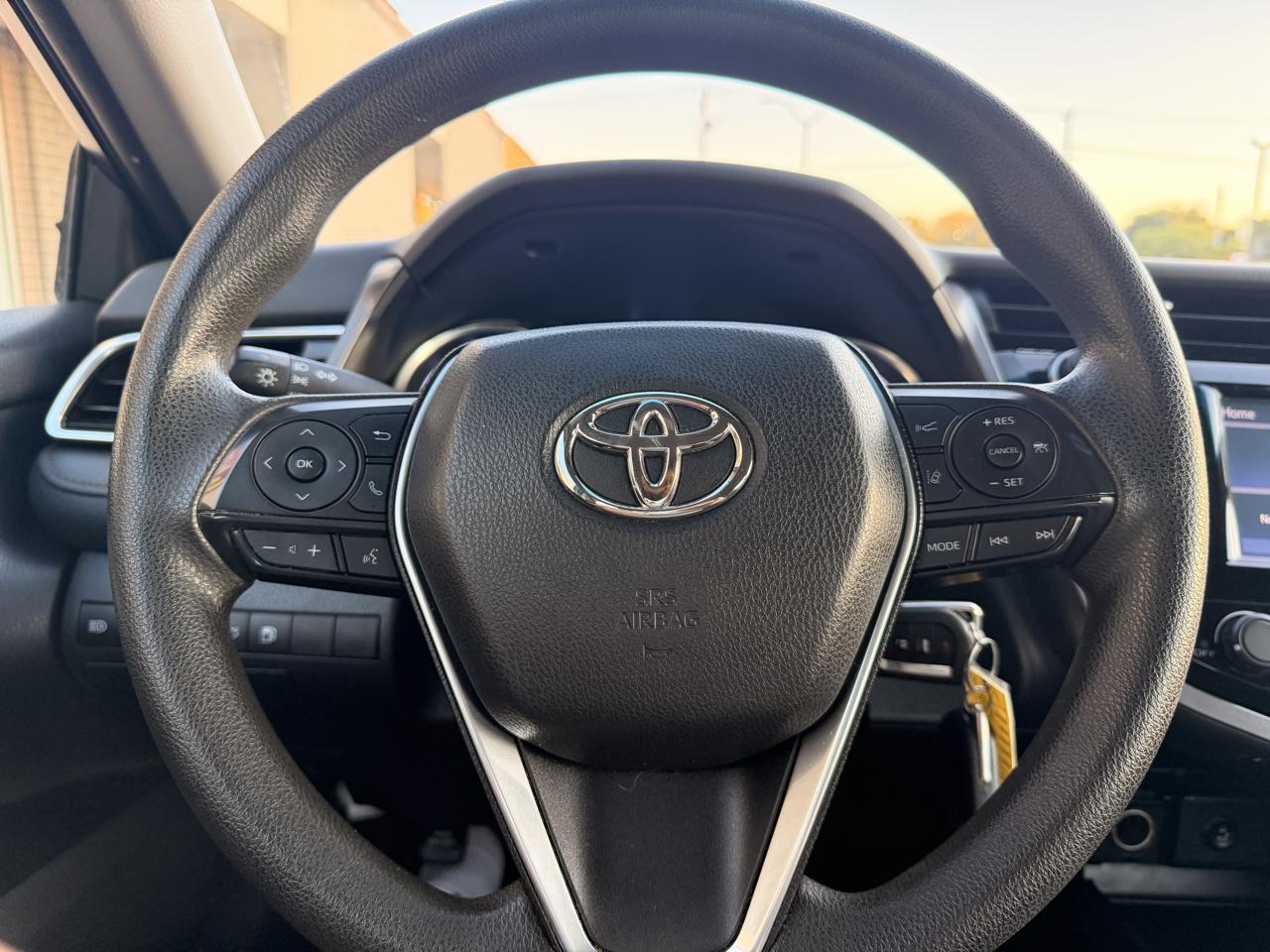 Toyota Camry photo 10