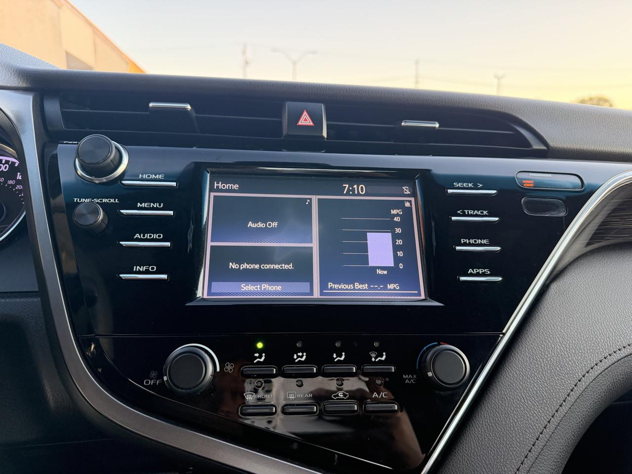 Toyota Camry photo 12
