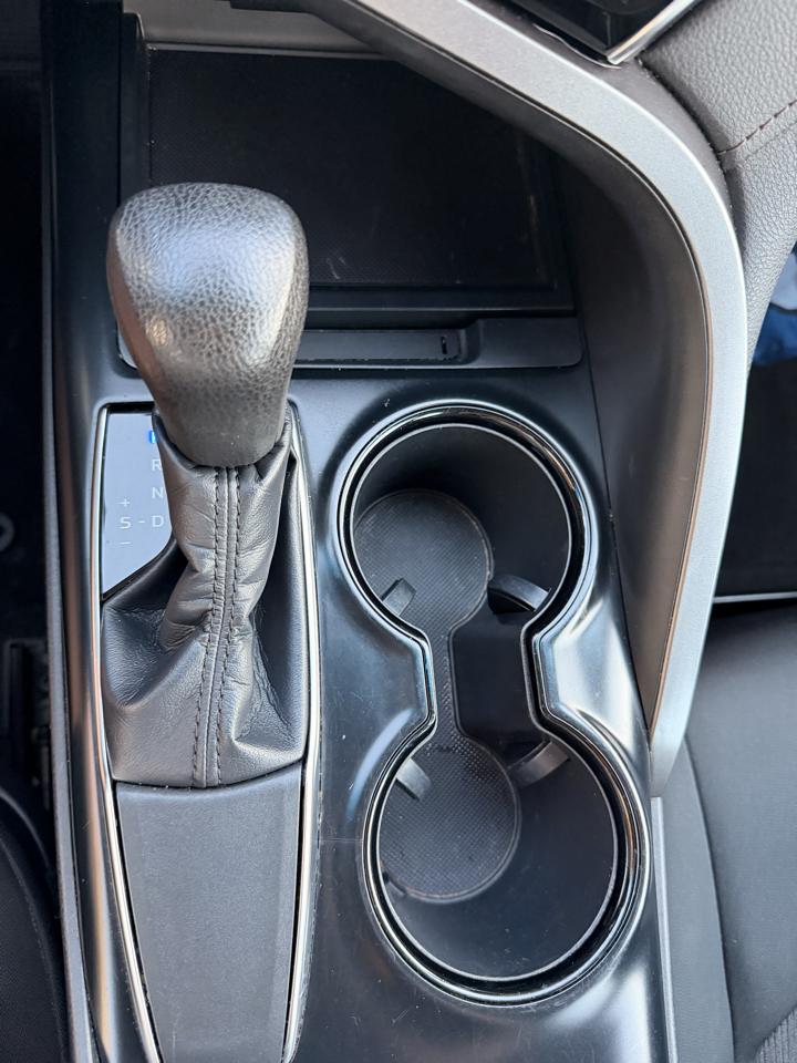 Toyota Camry photo 13