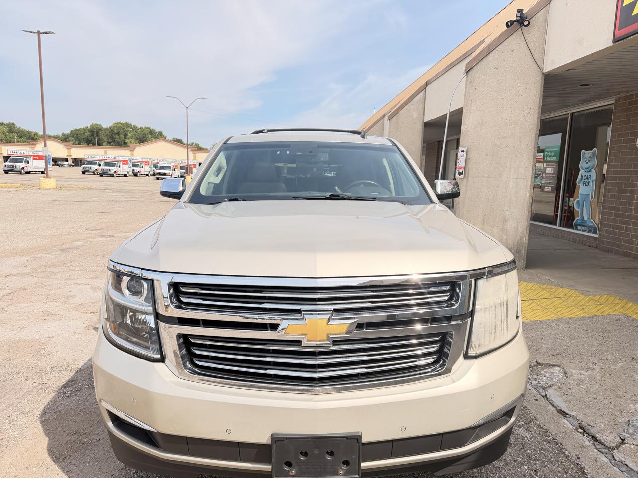Chevrolet Tahoe photo 2