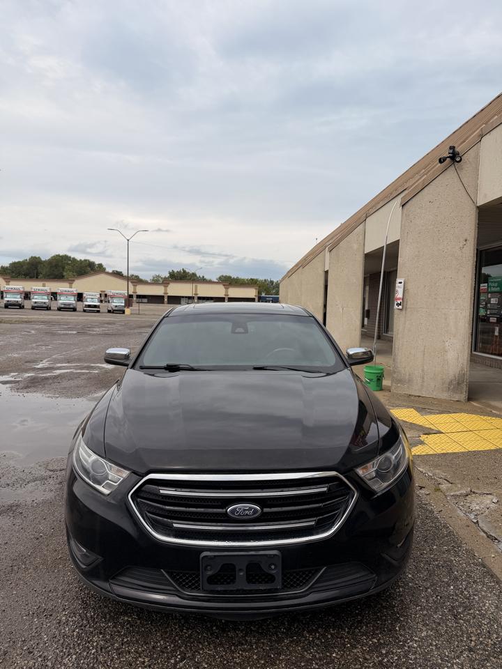 Ford Taurus photo 2