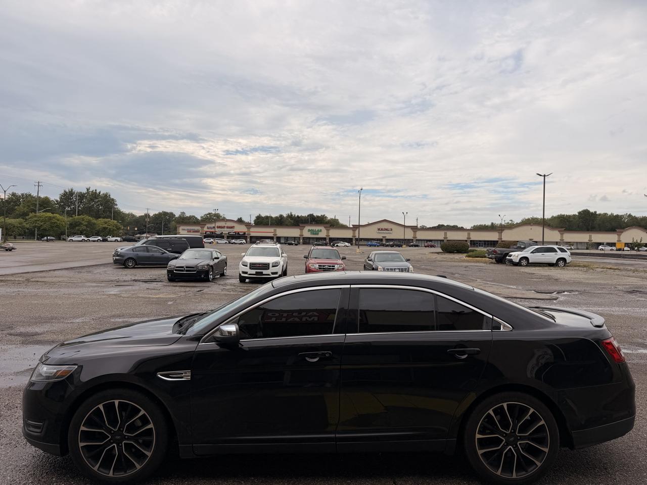Ford Taurus photo 3
