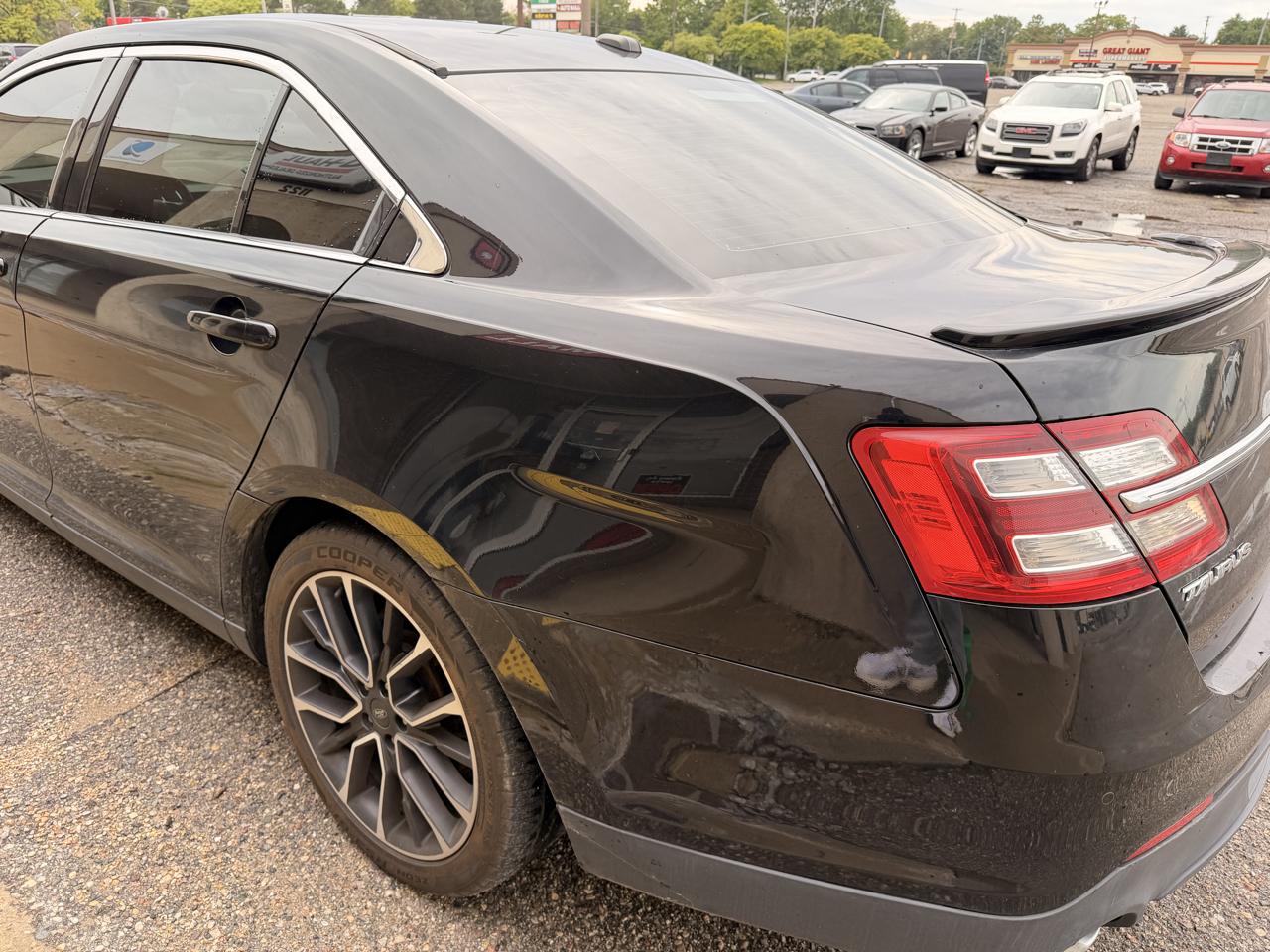 Ford Taurus photo 4
