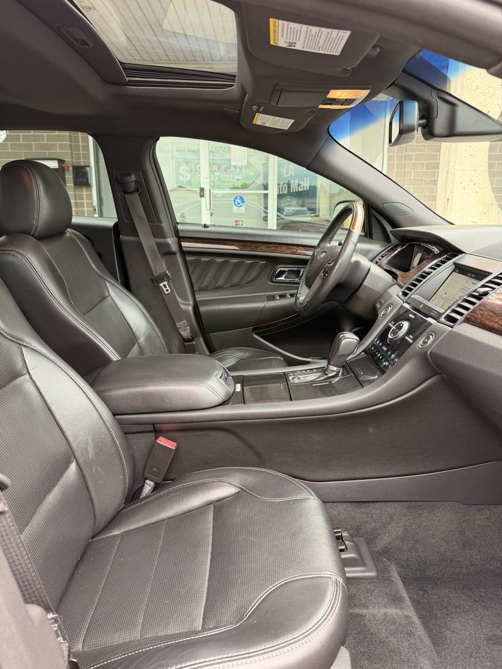 Ford Taurus photo 14