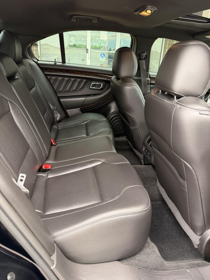 Ford Taurus photo 16