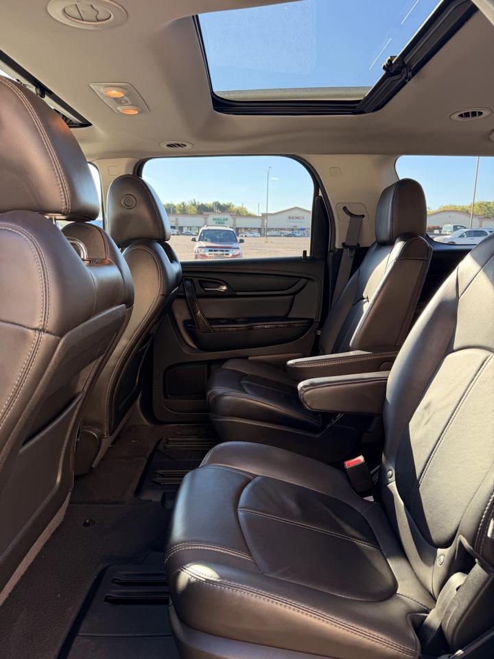 GMC Acadia photo 16
