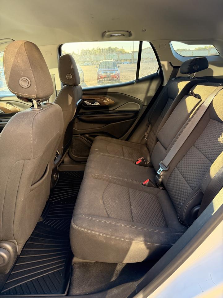 GMC Terrain photo 14