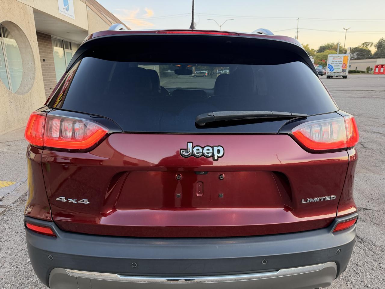 Jeep Cherokee photo 6
