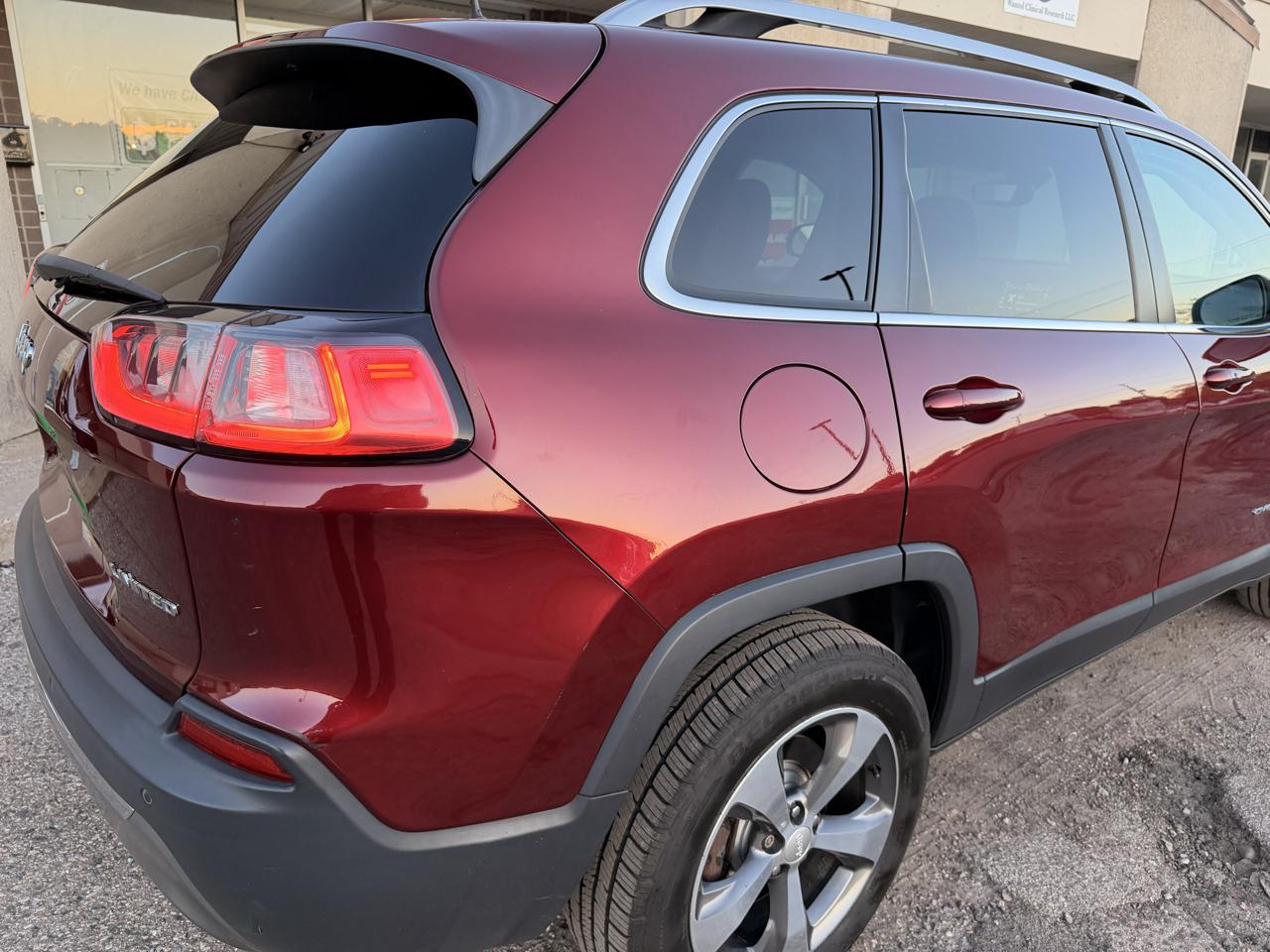 Jeep Cherokee photo 7