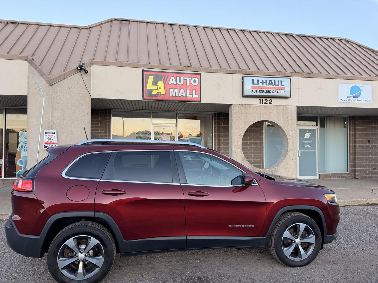 Jeep Cherokee photo 8