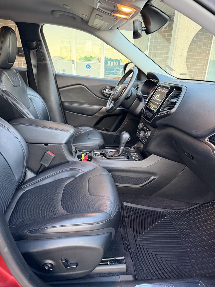 Jeep Cherokee photo 14