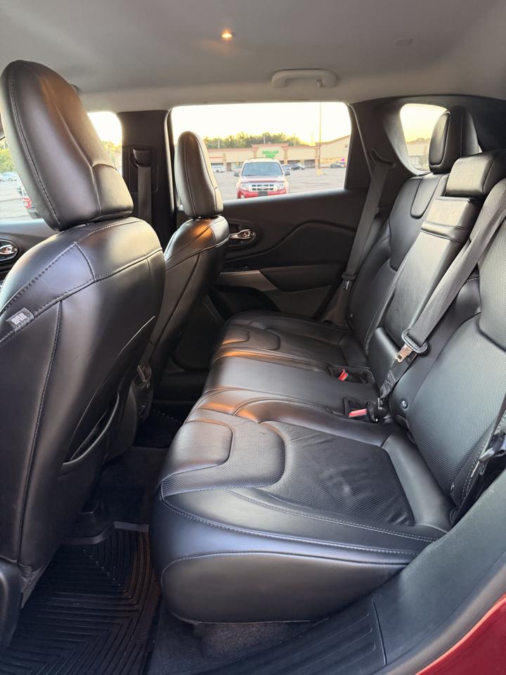 Jeep Cherokee photo 15