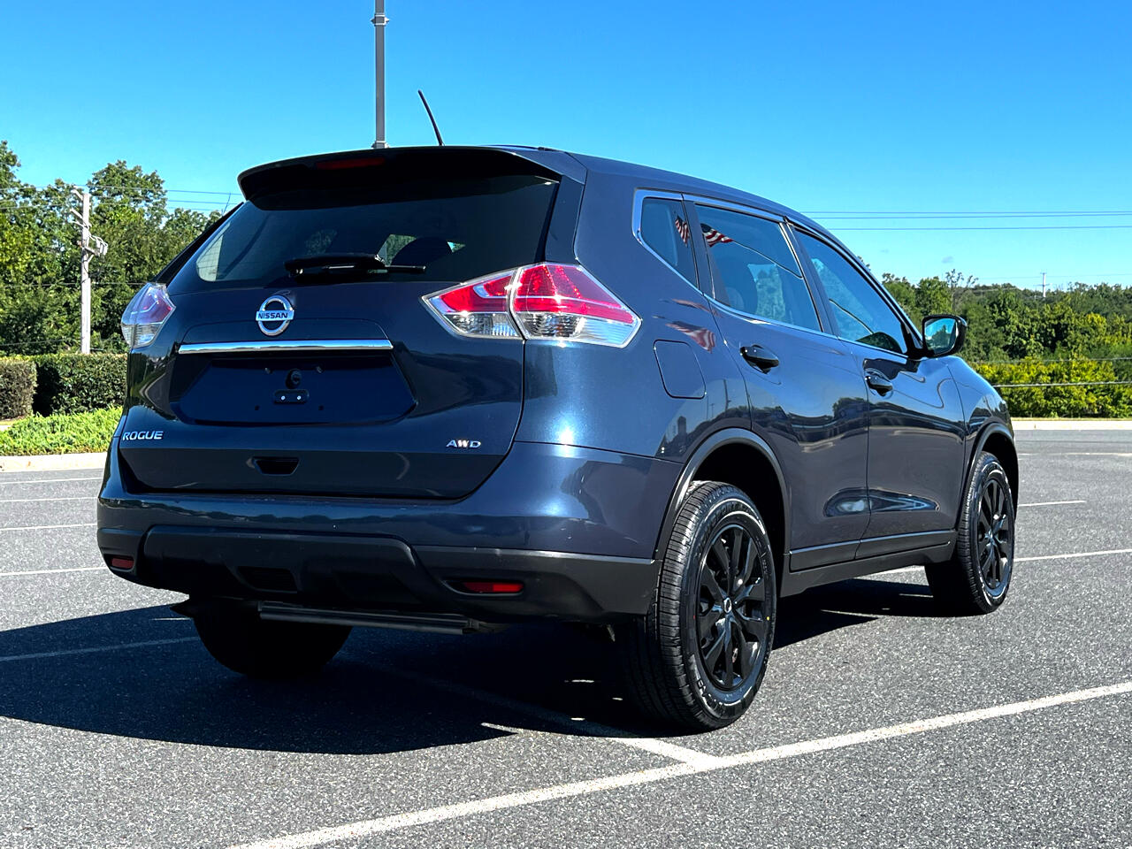 2016 Nissan Rogue SV photo 8