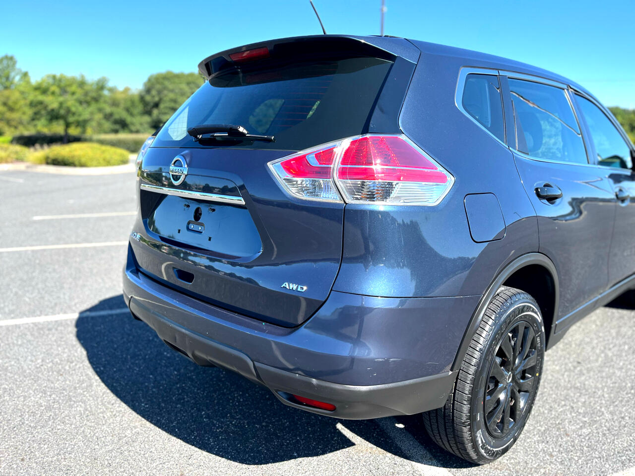2016 Nissan Rogue SV photo 11