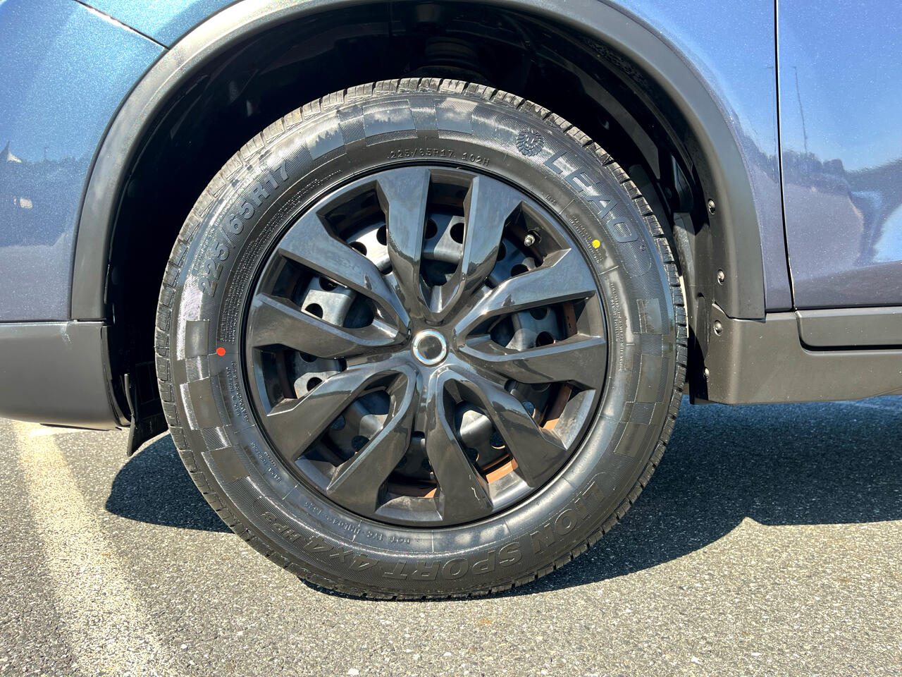 2016 Nissan Rogue SV photo 14