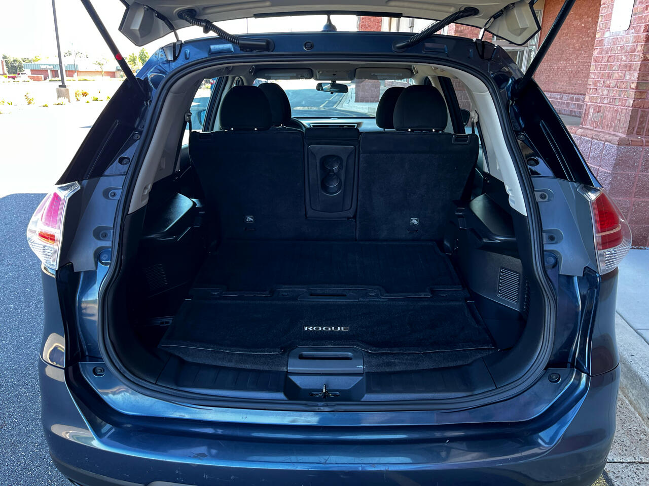 2016 Nissan Rogue SV photo 15