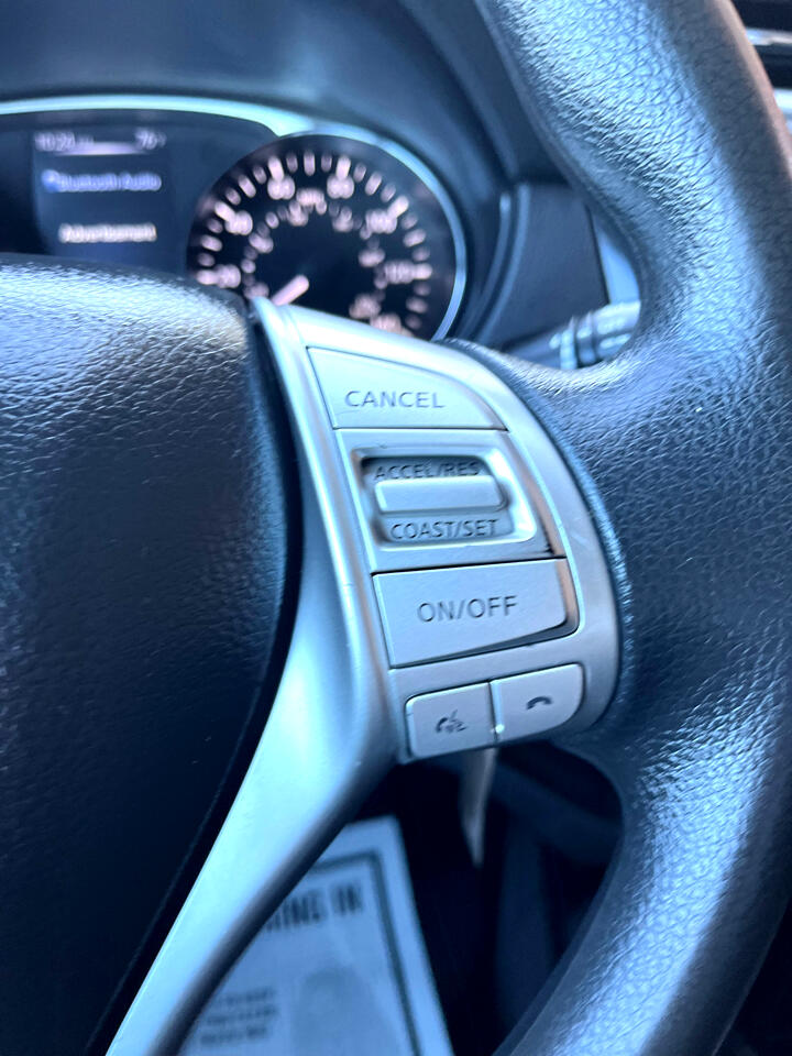 2016 Nissan Rogue SV photo 20