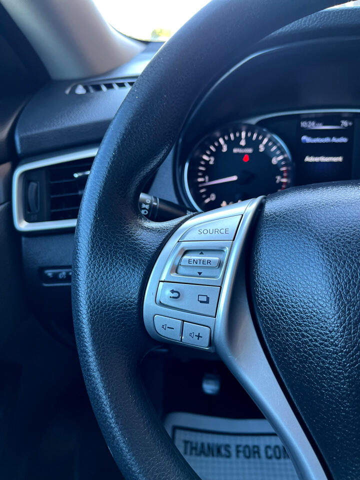 2016 Nissan Rogue SV photo 21
