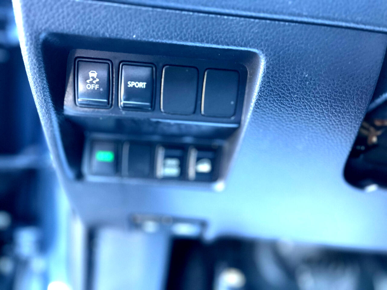 2016 Nissan Rogue SV photo 27