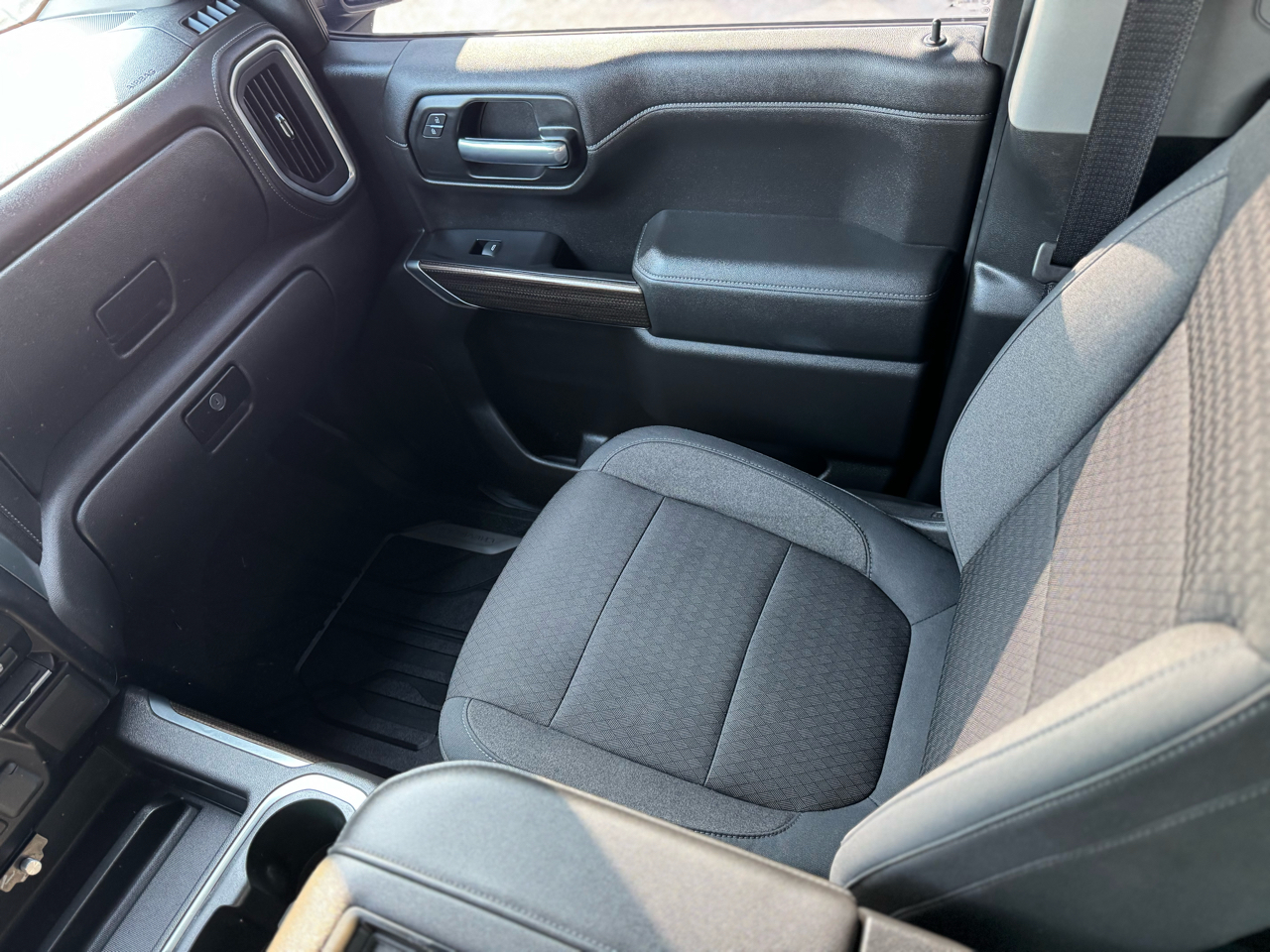 Chevrolet Silverado 1500 RST Crew Cab 4WD 2019 Chevrolet Silverado 1500 RST Crew Cab 4WD 2019