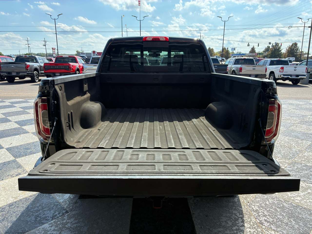 GMC Sierra 1500 SLT Crew Cab 4WD 2018 GMC Sierra 1500 SLT Crew Cab 4WD 2018