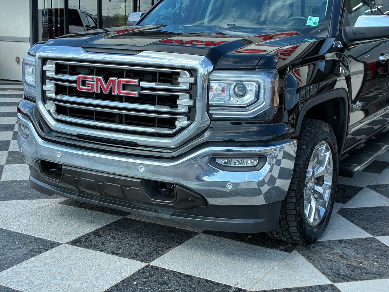 GMC Sierra 1500 SLT Crew Cab 4WD 2018 GMC Sierra 1500 SLT Crew Cab 4WD 2018