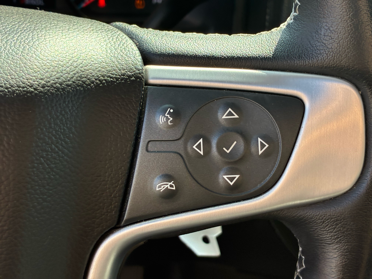 GMC Sierra 1500 SLT Crew Cab 4WD 2018 GMC Sierra 1500 SLT Crew Cab 4WD 2018