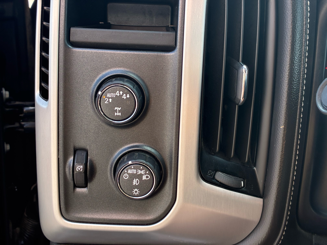 GMC Sierra 1500 SLT Crew Cab 4WD 2018 GMC Sierra 1500 SLT Crew Cab 4WD 2018