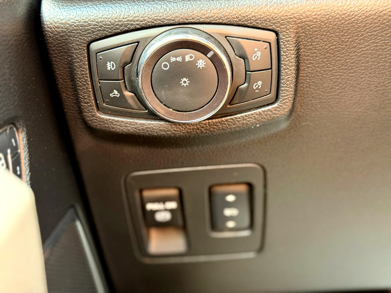 Ford F-150 Lariat 4WD SuperCrew 5.5' Box 2018