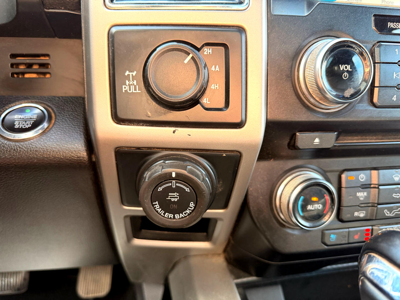 Ford F-150 Lariat 4WD SuperCrew 5.5' Box 2018